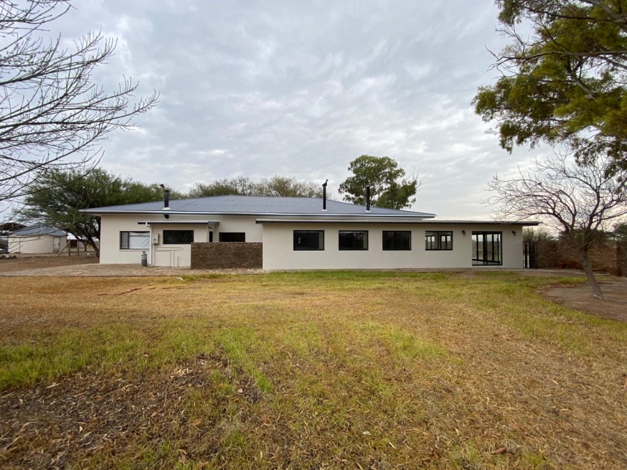 5 Bedroom Property for Sale in Beaufort West Rural Western Cape